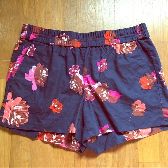J. Crew Pants - *Sale* J. Crew Navy Floral Boardwalk Shorts